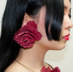 成熟する花 (ピアス)