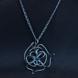 黒薔薇(ペンダント)